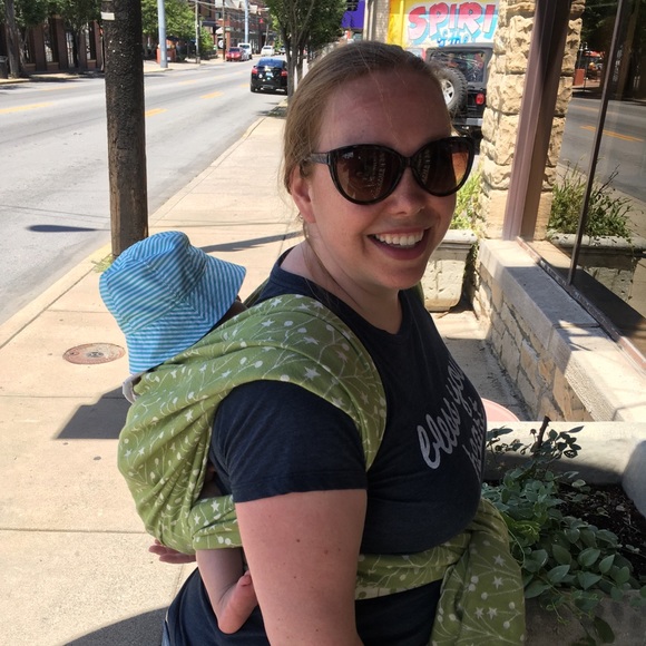 Hi, y’all! I’m Ally, and this is my closet. - Picture 7 of 8